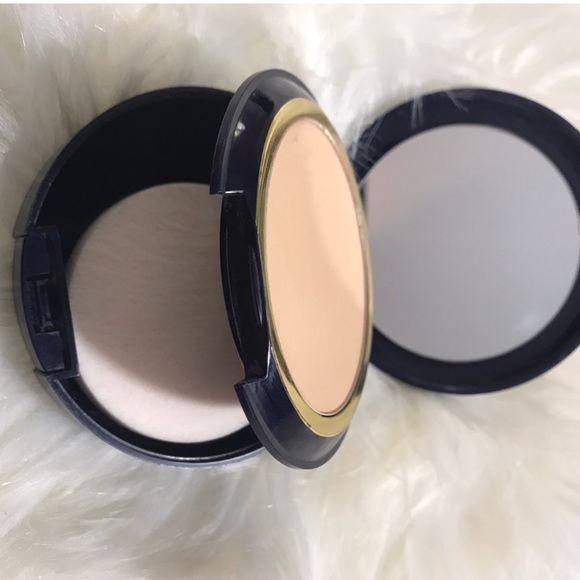 πMac-esteelauder-Laura M foundations powder/creme - Picture 4 of 7